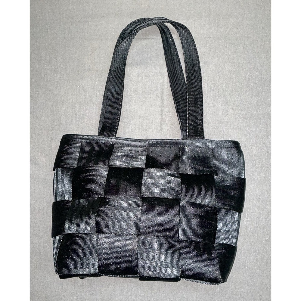 Harvey's The Original Seatbelt Bag Purse Medium Black Nylon Gray Lining 10x8